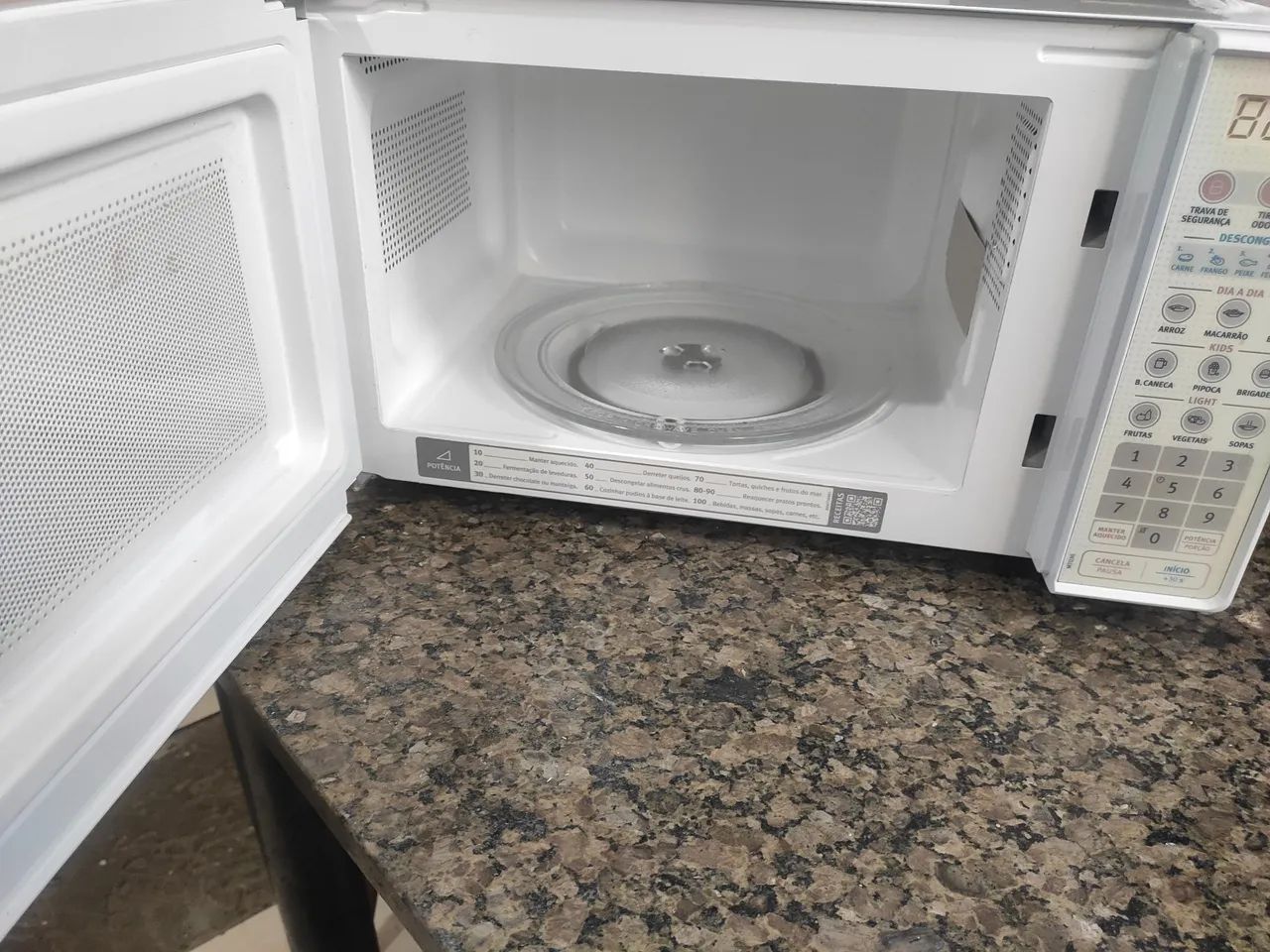 Microondas Eletro lux 20 litros com garantia de 3 meses. - Foto 4