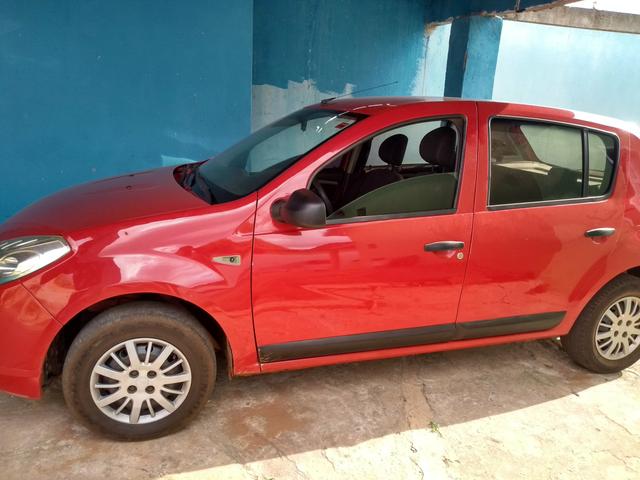 Vendo Sandero 1.0 flex 2010 - Foto 2