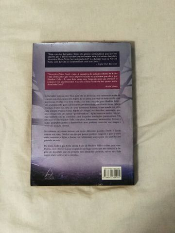 Livro Nascida à Meia-Noite - Foto 3