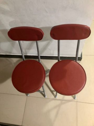 Banquetas compactas dobráveis com encosto novíssimas - Foto 2