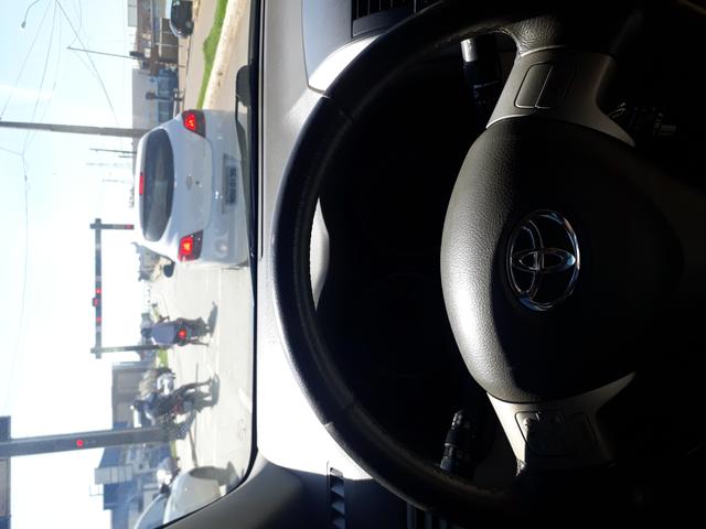 Vende se corolla