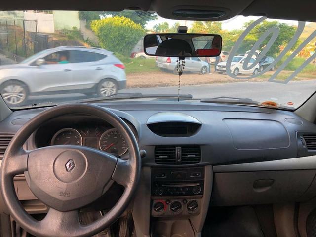 Renault Symbol Expression 1.6 2010 - Foto 2