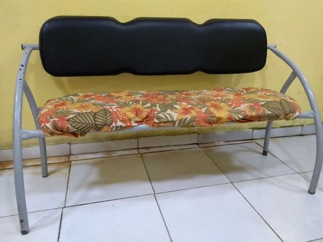 Balcão e banco de espera para salão e Barbearia - Foto 4
