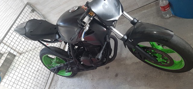 MOTO DE PISTA  TWISTER 