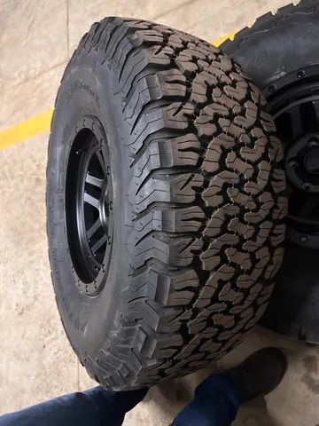 4 pneus BF GODRICH 37x12,5r17