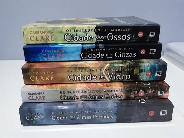 A incrível história de Cidade dos Ossos, Cidade das cinzas e toda coleção. Imperdível - Foto 2