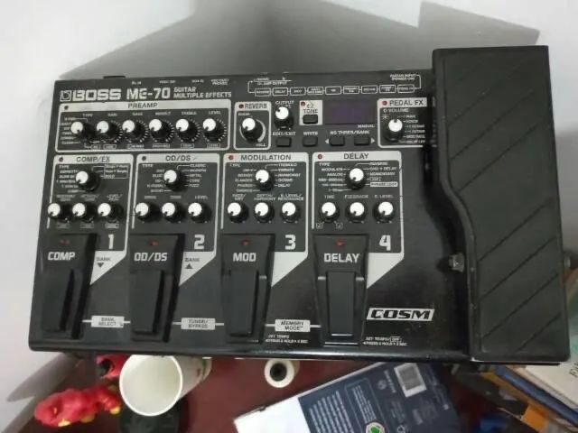 Pedaleira Boss Me - 70