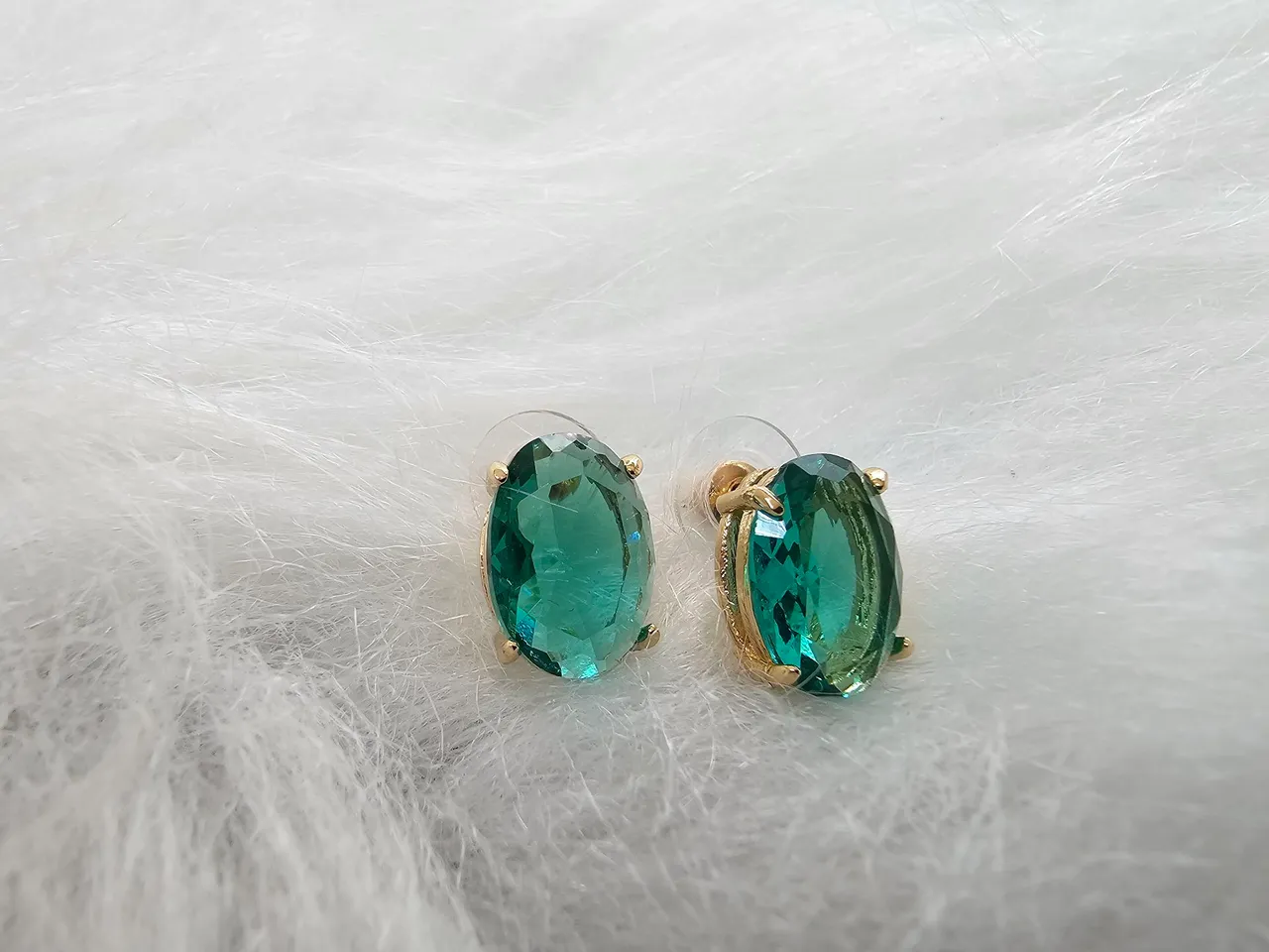 Brinco pedra verde Bijoux