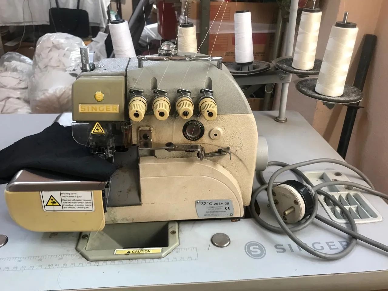 Máquina de costura overloque 5 fios - singer