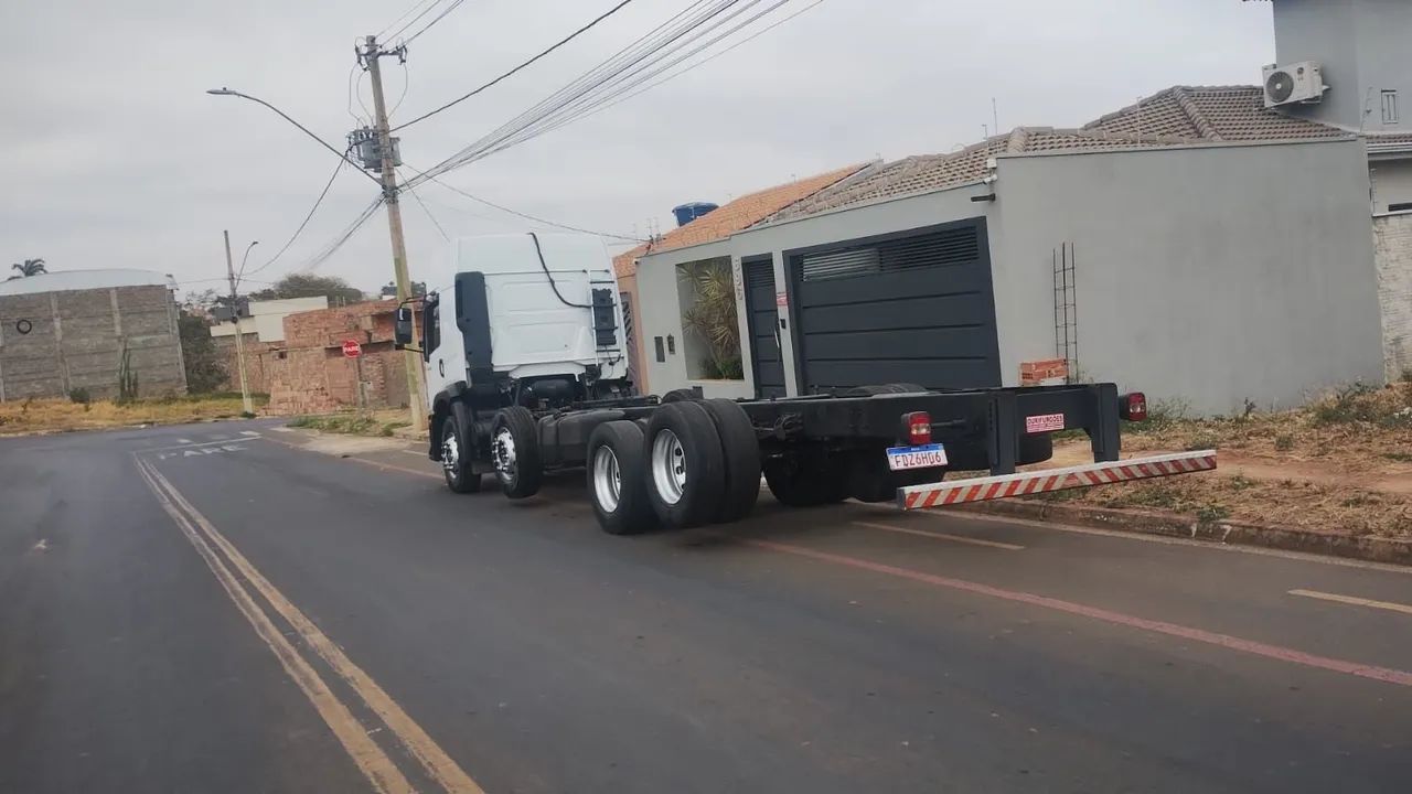 Vende se 24.280 4 eixo ano 2013 único dono  - Foto 6