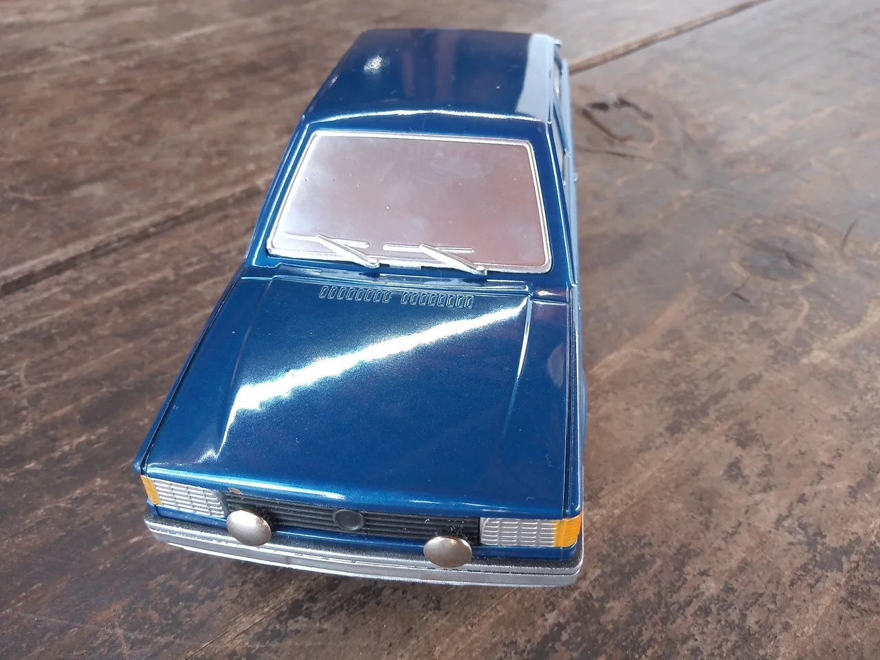Miniatura gol GTI plástico