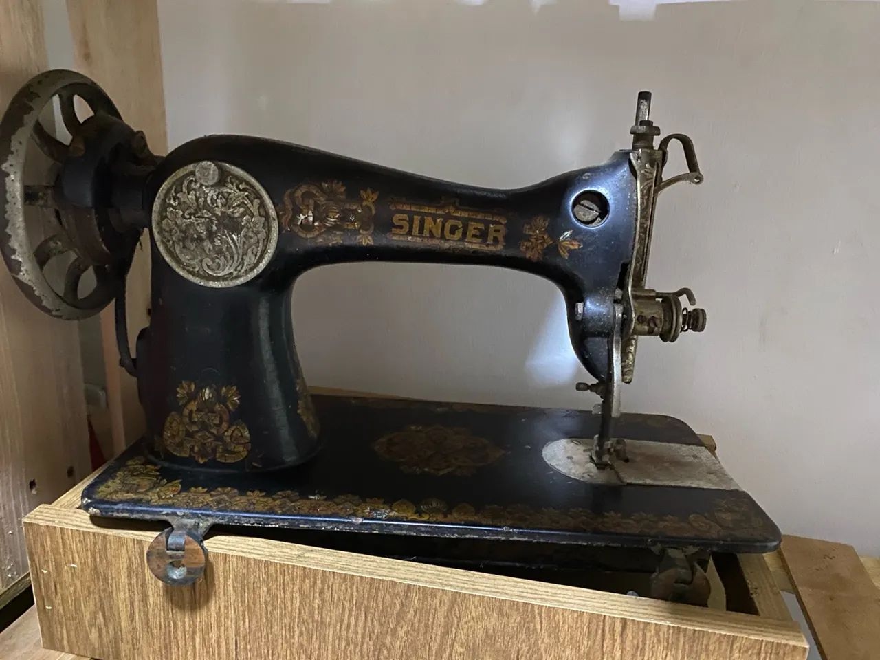 Máquina de costura singer pretinha