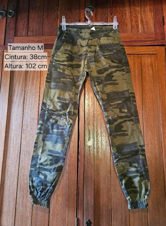 Calça jogger camuflada