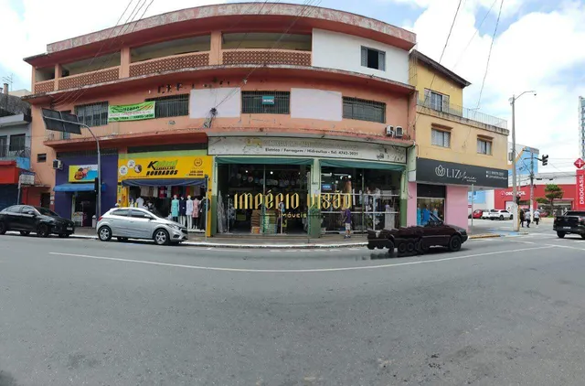 Prédio Comercial com 5 salões à venda no Centro de Suzano - SP.