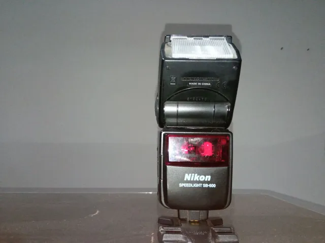 Flash Nikon SB-600