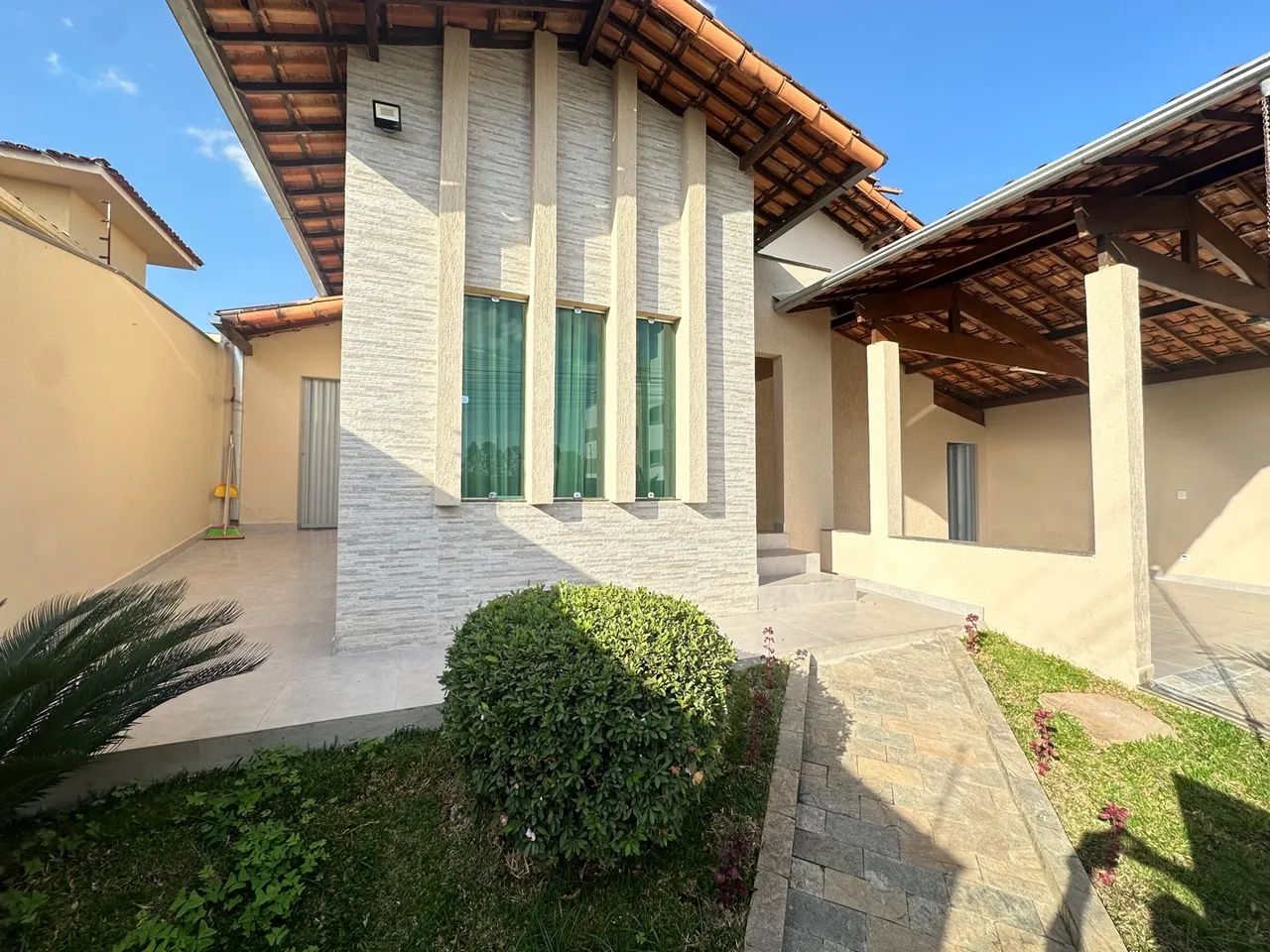 Vendo Ótima Casa com 4 quartos no Iporanga - Foto 2