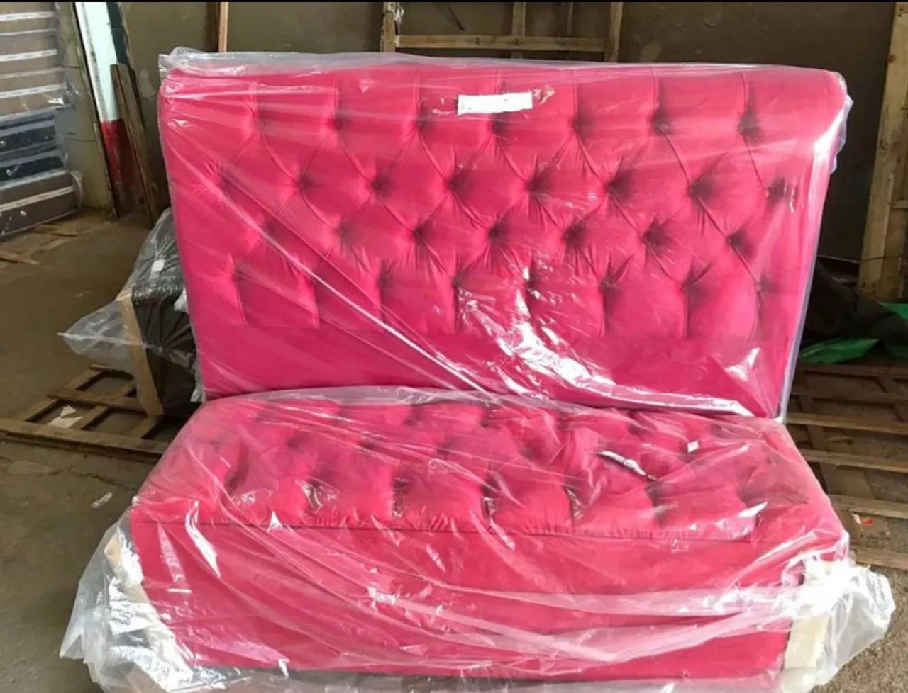 Cabeceira e recamier  casal vermelho noobuk 
