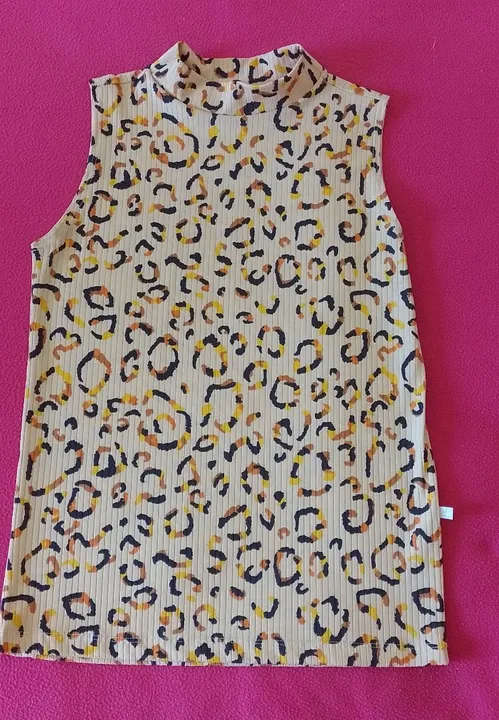 Blusa M canelada ( praticamente nova)