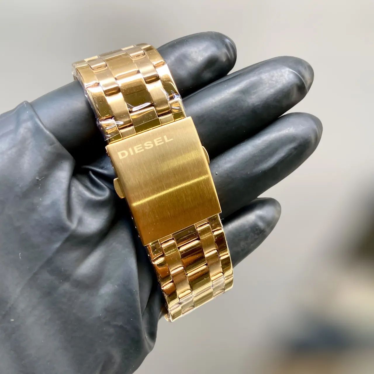 Relógio Diesel 5 Bar dourado cronógrafos funcionais - Foto 3