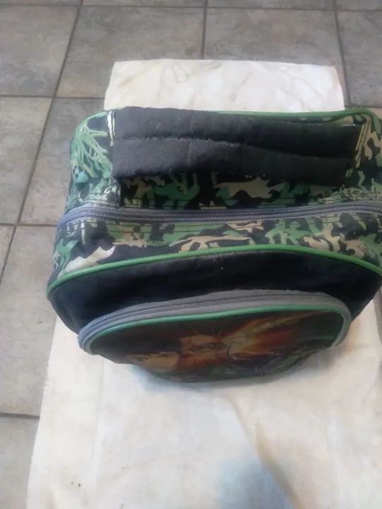 Mochila com estampa de camuflagem do Ben 10 - Foto 5