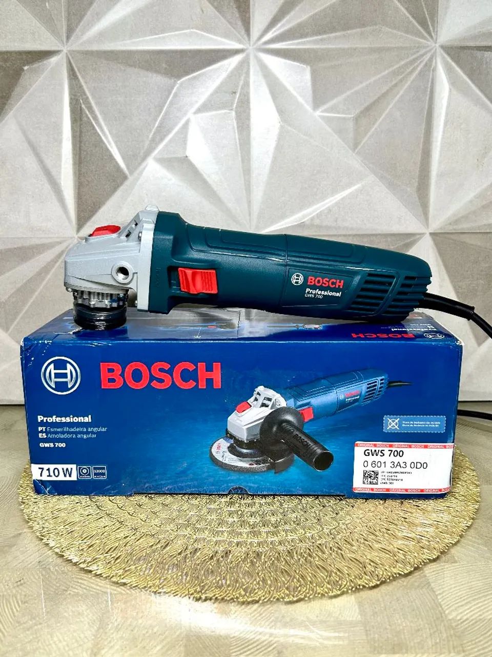 Esmerilhadeira Bosch 710w - Potência, Conforto e Durabilidade