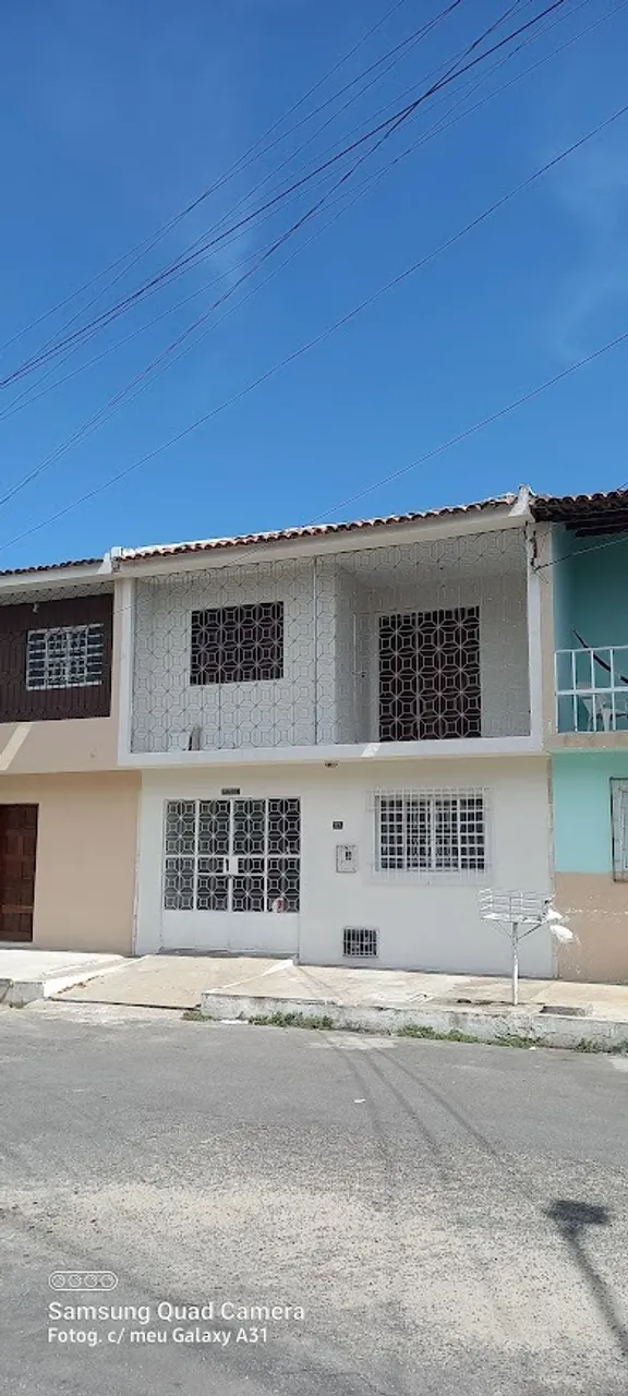 Casa A venda No Santo Eduardo em Frente a Praça da igreja Católica e Bar do Gordo