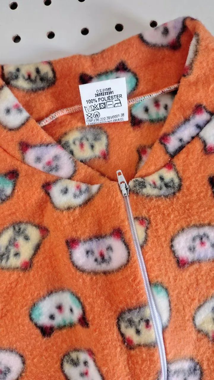 Pijama peluciado com pé antiderrapante tamanho 6 - Foto 3