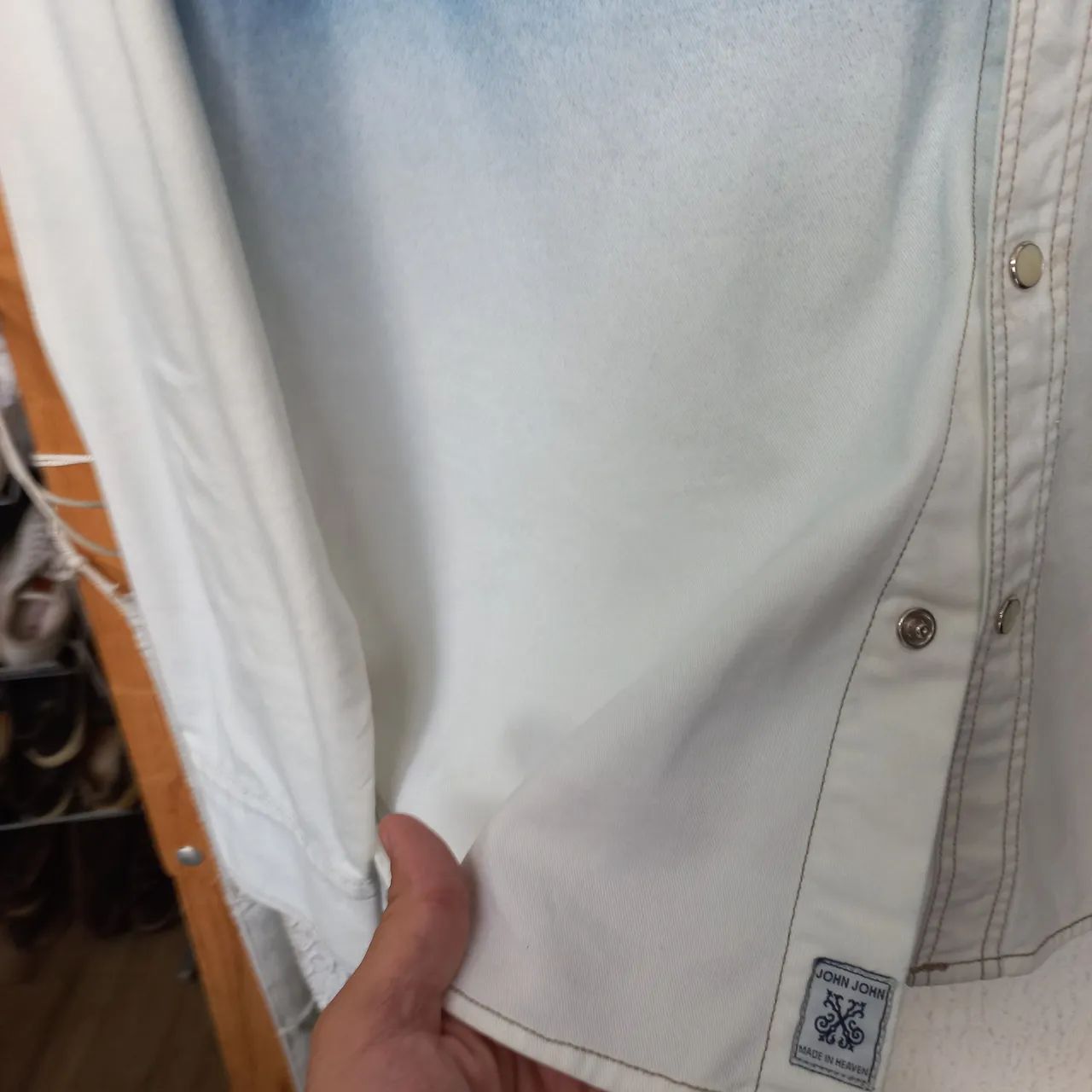 Camisa Jeans John John Jeans - Azul e Branco - Foto 4