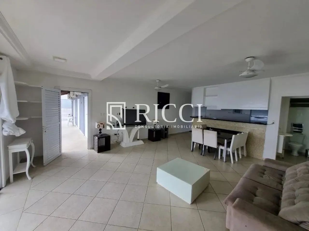 CASA 4 SUÍTES COM PISCINA EM CONDOMÍNIO FECHADO NO GUARUJÁ !!! - Foto 2