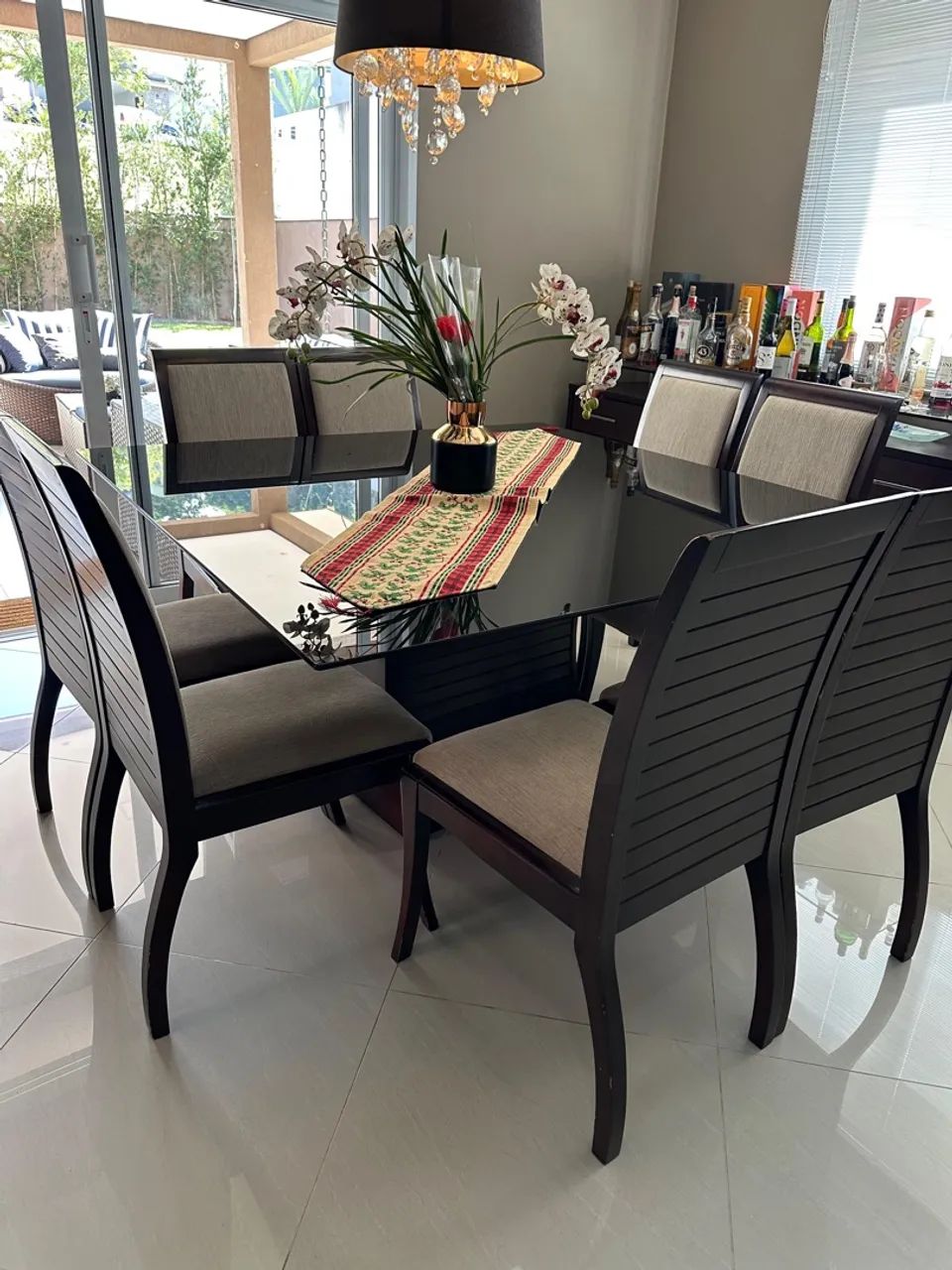 Mesa de Jantar Elegante com Cadeiras65579520746882122