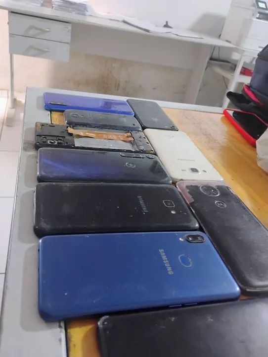 Vendo vários celulares pra retirar peças  - Foto 3