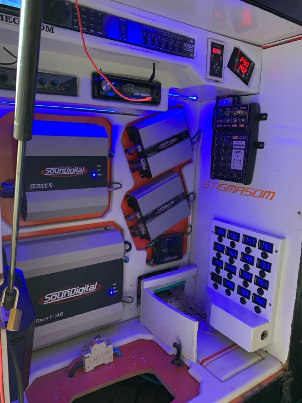 Som automotivo completo - Amplificadores e acessórios