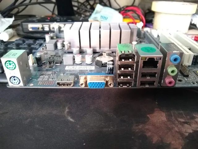 Placa Mãe Ecs Cpu Amd 1.0 Ghz Dual Core HDC-M V1.0 - Foto 4