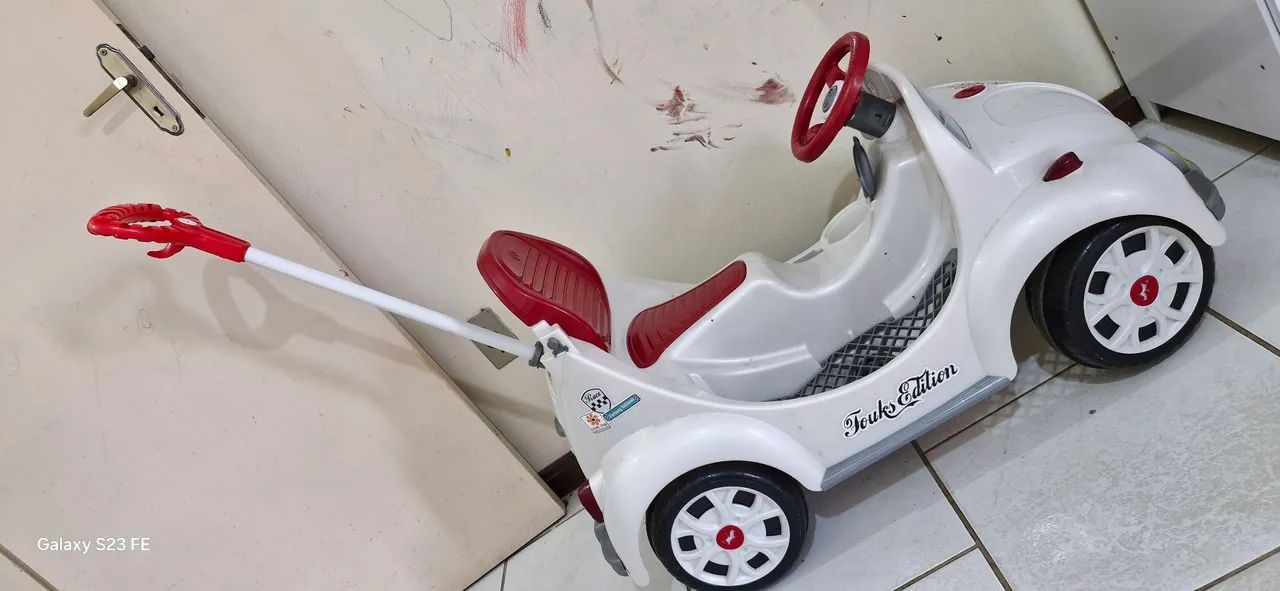 Carrinho de passeio e pedal quadriciclo fusca - Foto 2