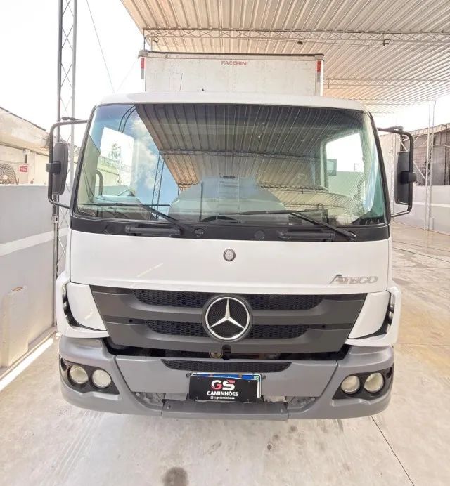 Mb Atego 2426 Ano 2018 c/ Baú de 8 MTS