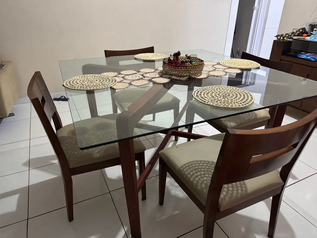 Mesa de jantar e cadeiras em madeira 64961601609731121