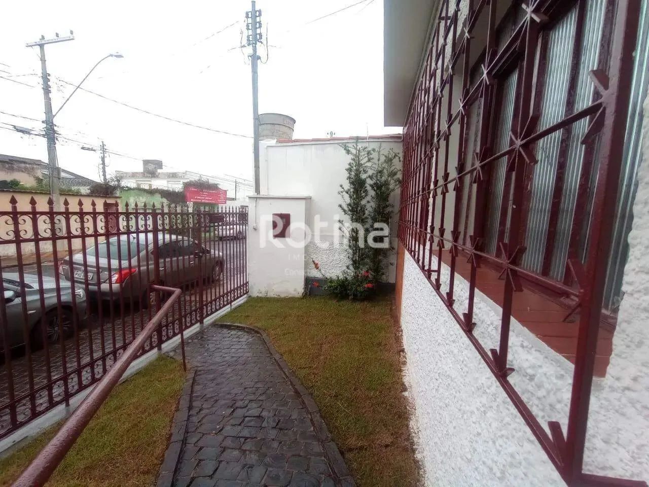 Casa para alugar, 4 quartos, Nossa Senhora Aparecida - Uberlândia/MG - Rotina Imobiliária - Foto 2