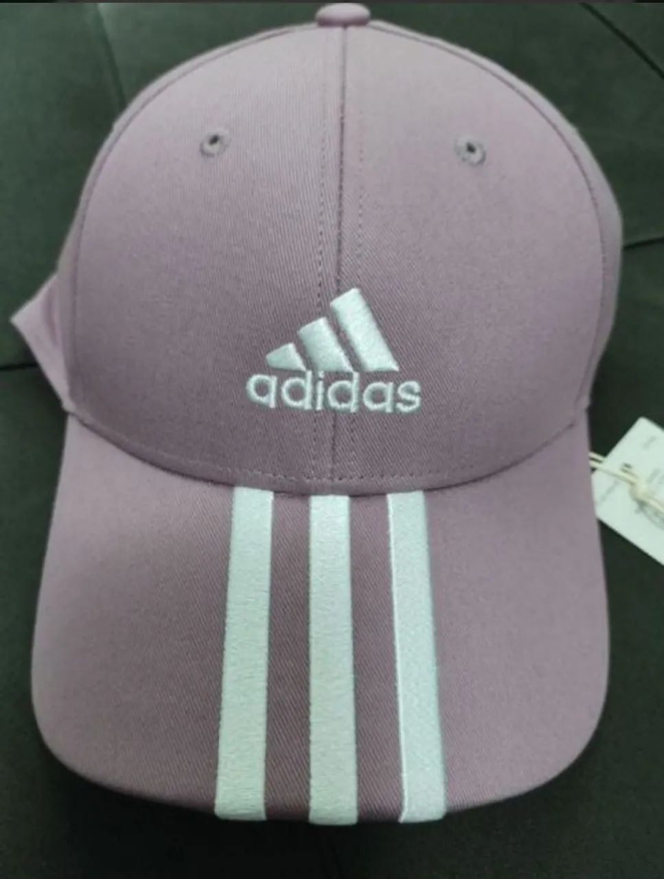 Boné Adidas Rosa com Listras Brancas