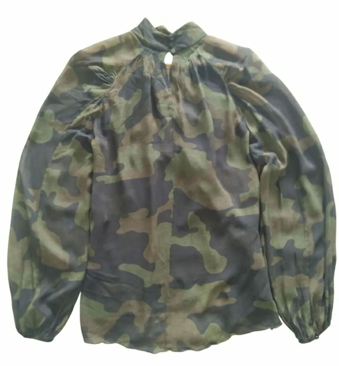 CONJUNTO DE CALÇA E CAMISA, ESTAMPA ANIMAL PRINT/CAMUFLADO, MARCA ANIMALE. - Foto 2