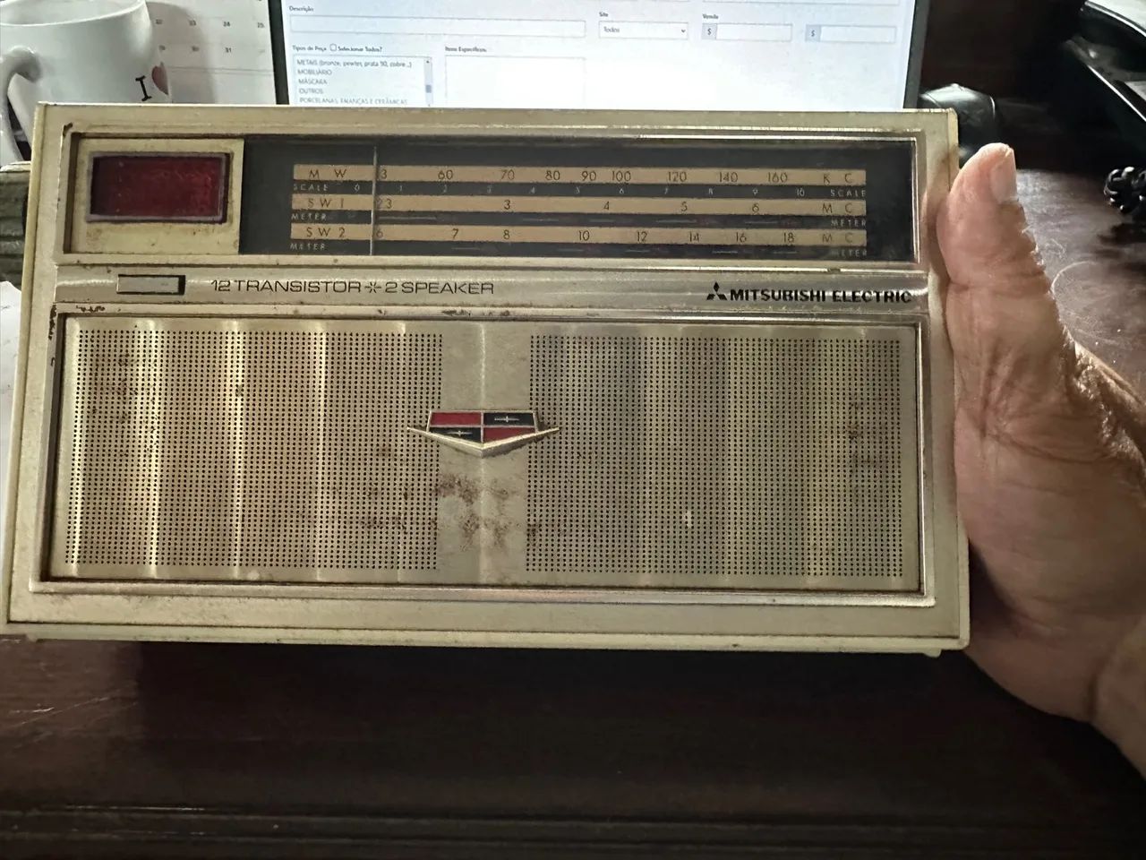 Rádio AM/FM Mitsubishi 12 Transistores 2 Alto-Falantes