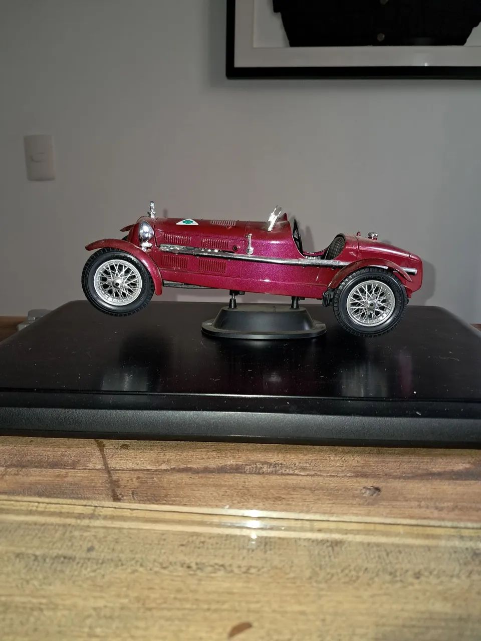 Alfa Romeo 8C 2300 - Escala 1/18 Burago - Foto 2
