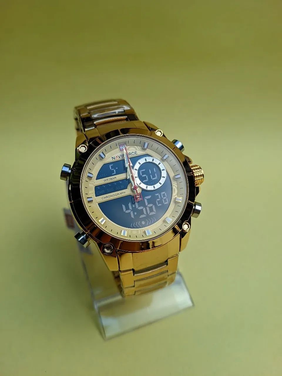 Relógio analógico e digital dourado com 6 meses de garantia  - Foto 4