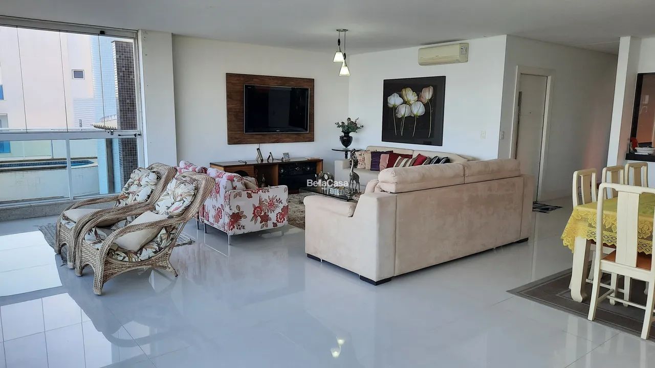 Apartamento na Enseada Azul com 4 suítes e vista eterna para o mar