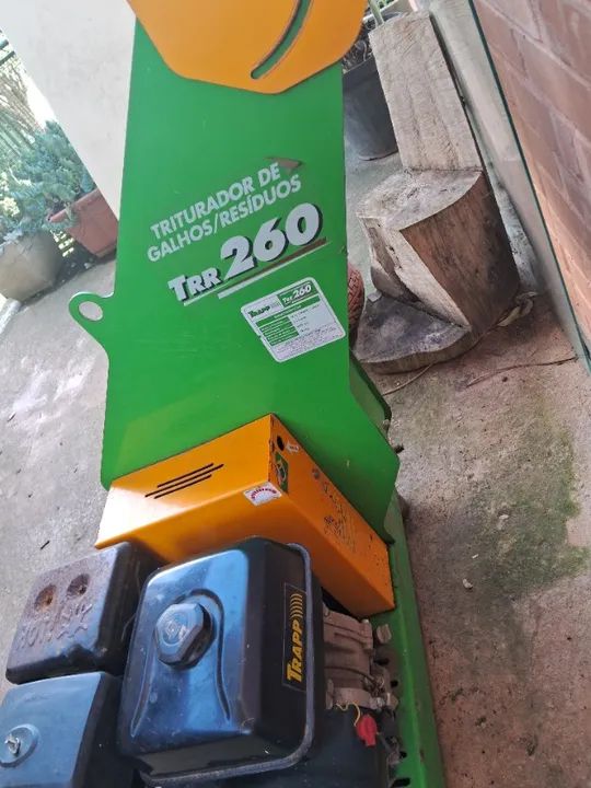 Triturador de galhos e resíduos  TRR 260