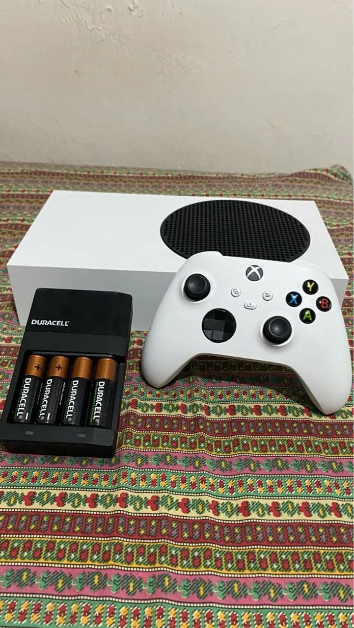 Microsoft Xbox Series S 512 GB + 1 controle sem fio Xbox + Carregar de pilhas Duracell - Foto 2