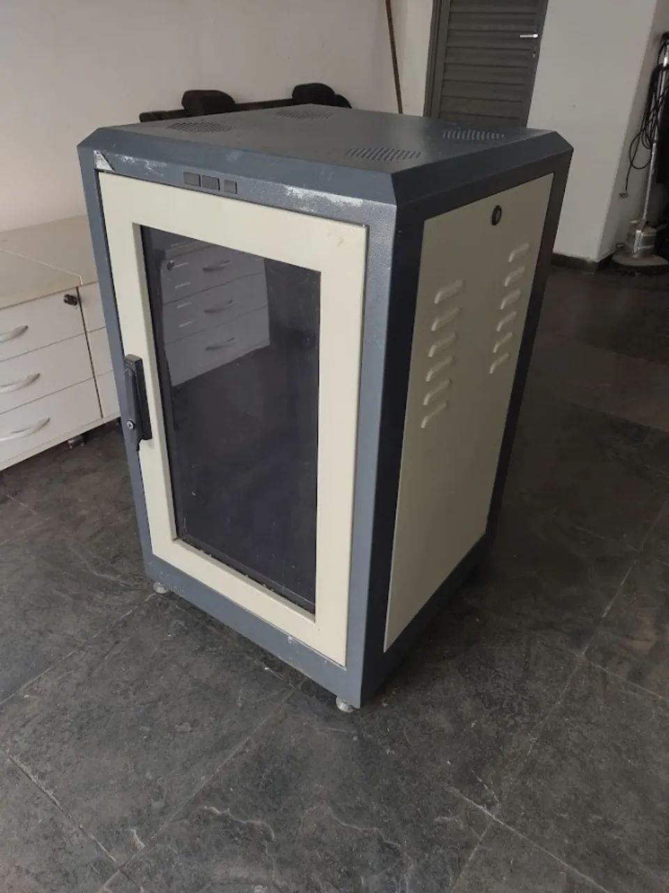 Rack para servidor de rede64289275089282121