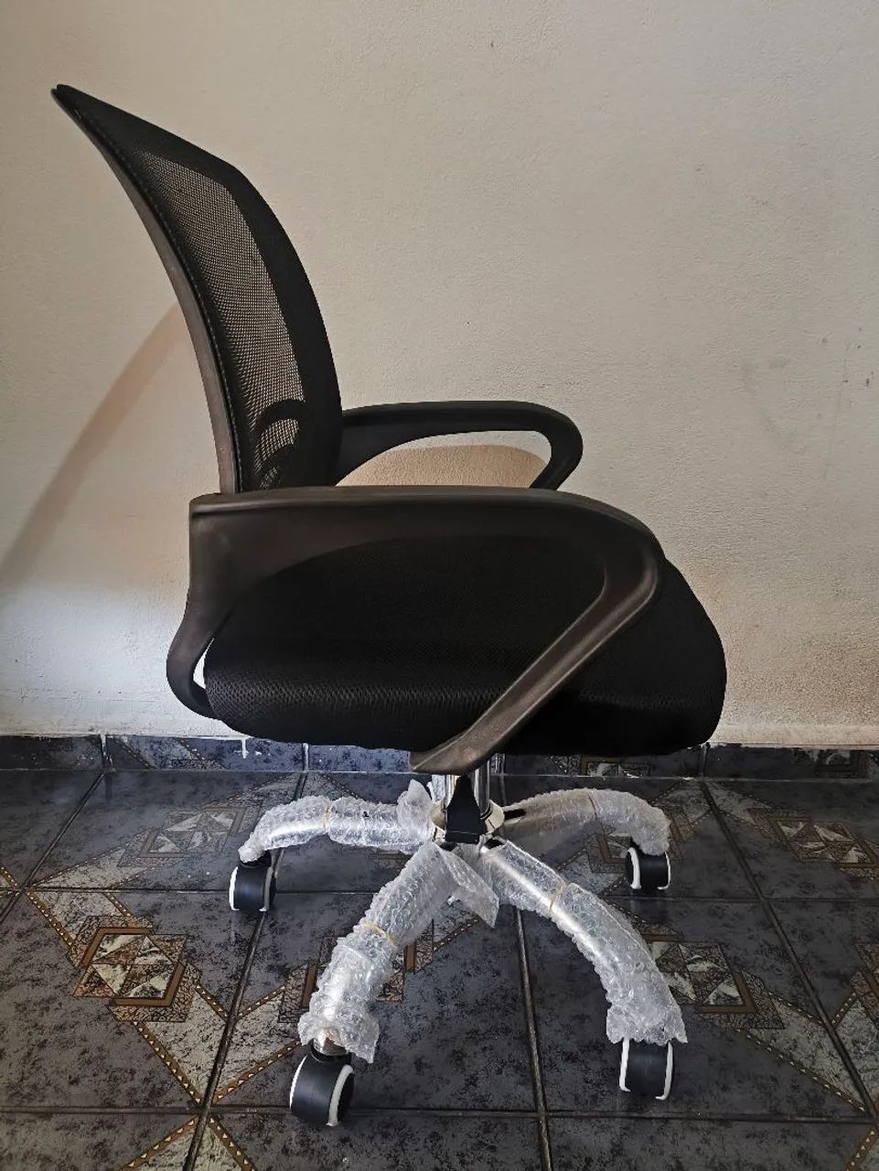 Vendo cadeira secretária Prizi  !!  - Foto 6