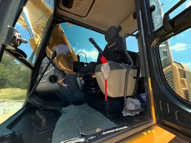 ESCAVADEIRA KOMATSU PC130 ANO 2020 - Foto 3