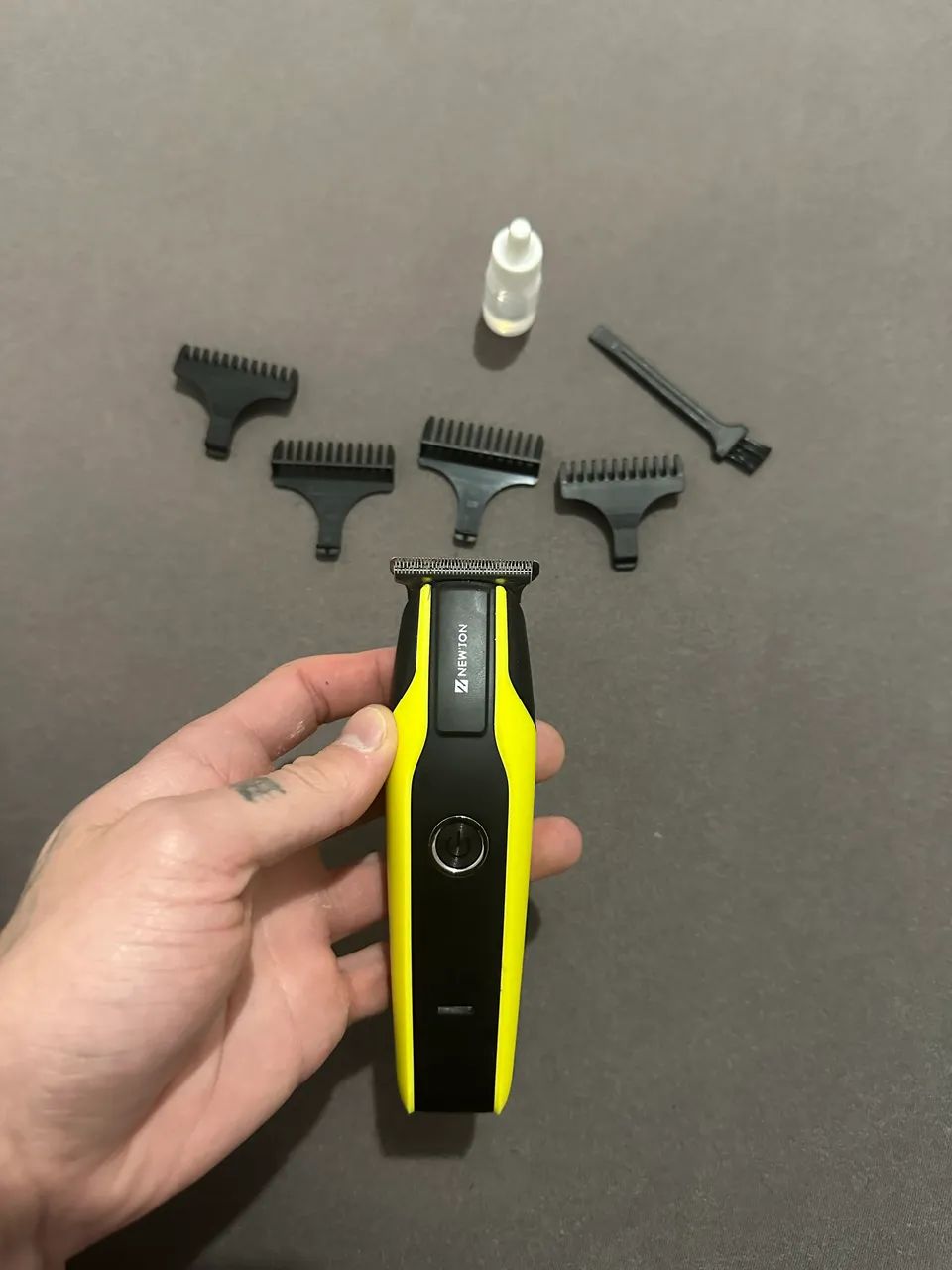 Maquininha de cortar 64169966767618124