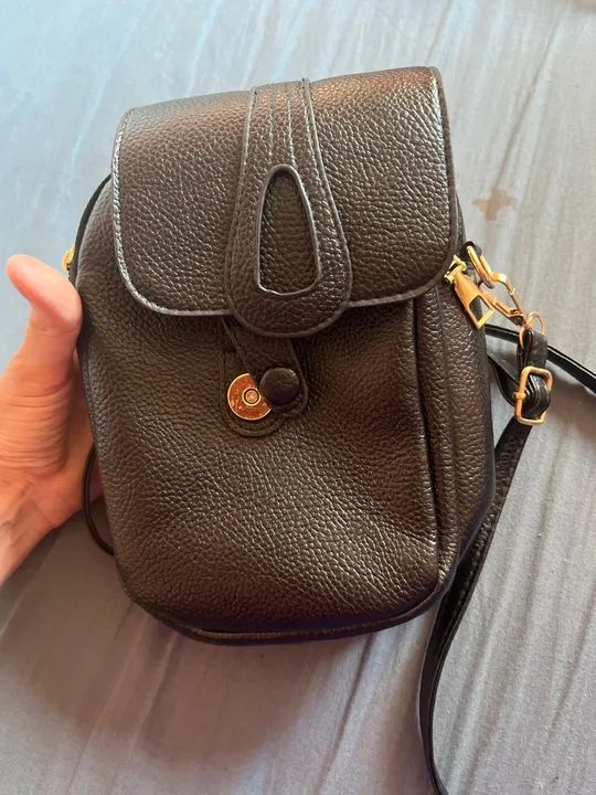 Bolsa tiracolo Preta Pequena NOVA 
